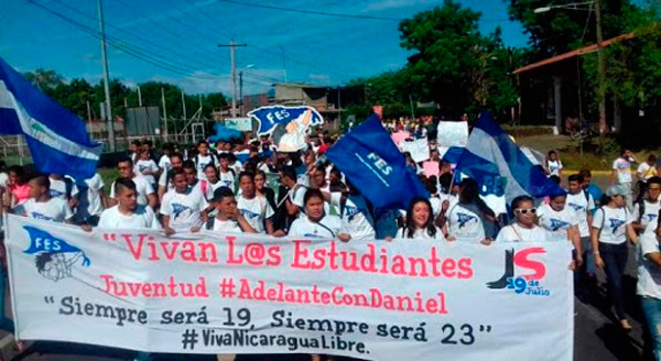 FES manifiesta su orgullo patrio