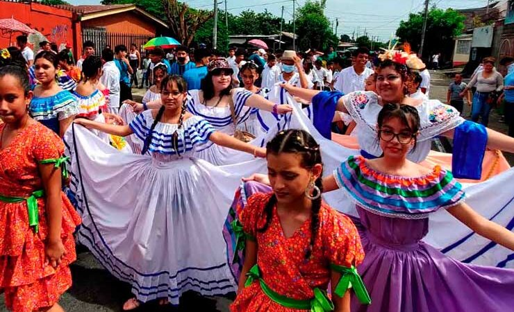 Sostiene folclorista Wilmor López.Fiestas Patrias: símbolo de dignidad y honor
