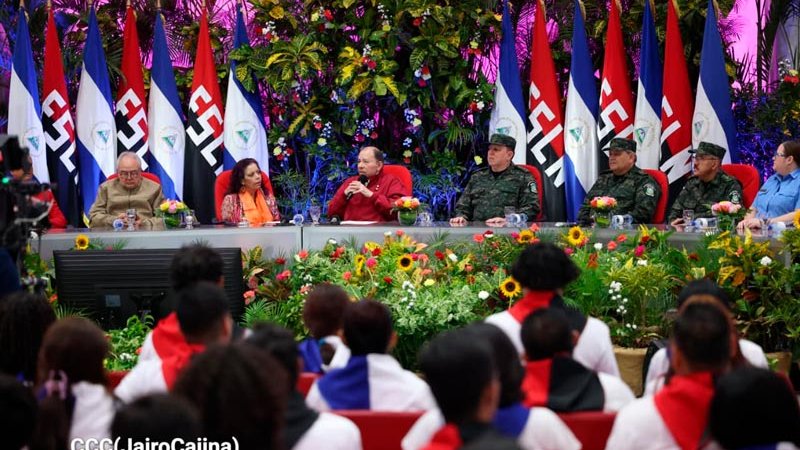 Sandino vive en el corazóndel pueblo nicaragüense