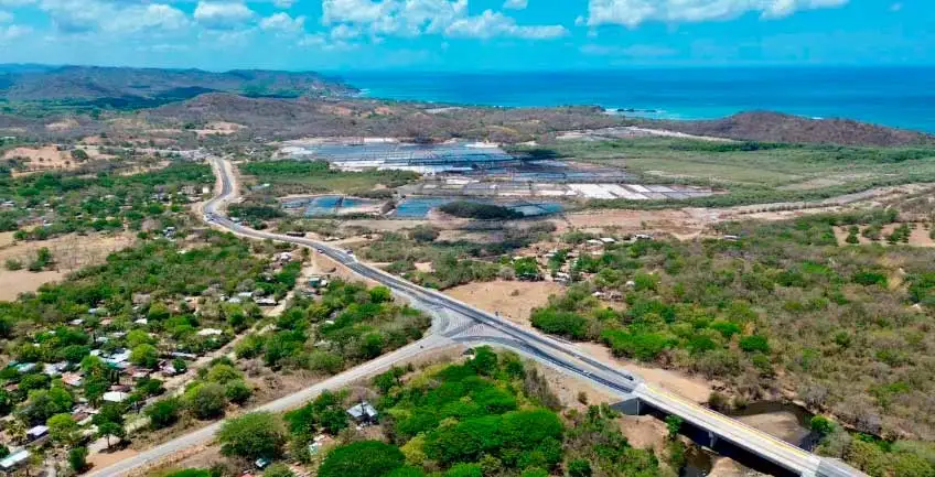 Pueblo recibe tercer tramo de la Costanera