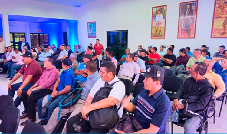 Feniba certifica 102 árbitros de béisbol