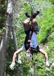 Canopy y sendero para turismo de aventura