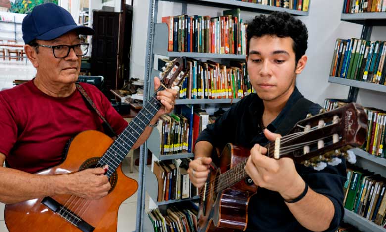 Cantata y poesía en Día de la Dignidad Nacional