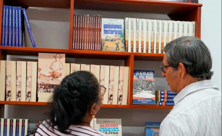 Reinauguran emblemática Librería “Rigoberto López Pérez”